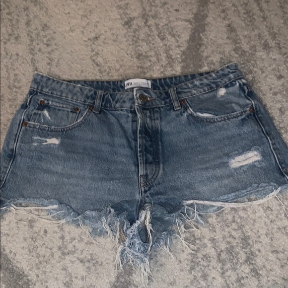 Zara Denim Distressed Women Shorts - Picture 1 of 8